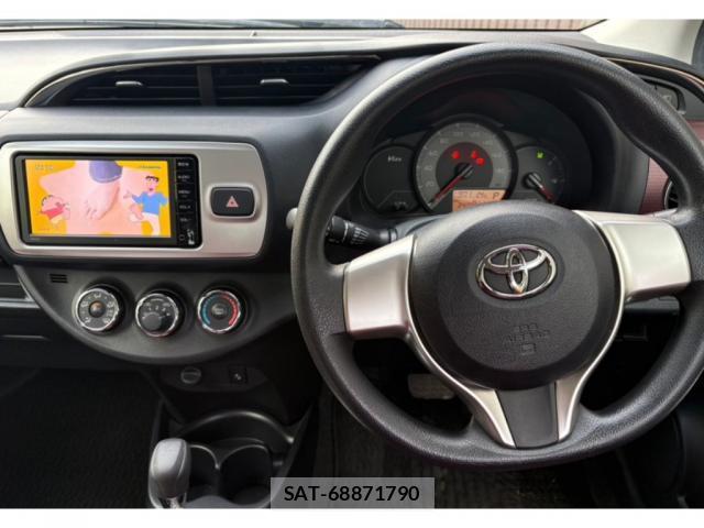 Toyota VITZ 2016-06 8217480-2