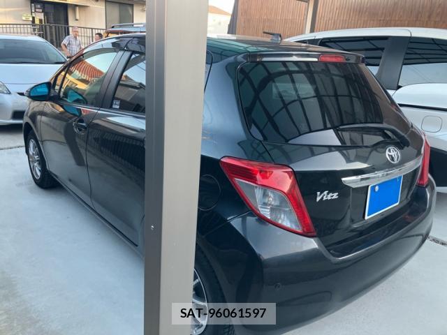 Toyota VITZ 2014-03 8219836-12