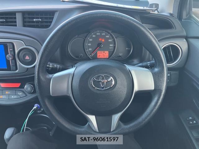 Toyota VITZ 2014-03 8219836-15
