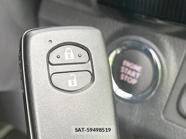 Toyota VITZ 2018-10 8220110-6