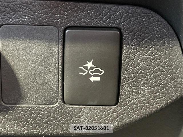 Toyota VITZ 2017-10 8221283-4