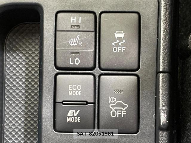 Toyota VITZ 2017-10 8221283-5
