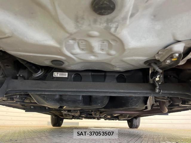 Toyota VITZ 2016-03 8221632-18