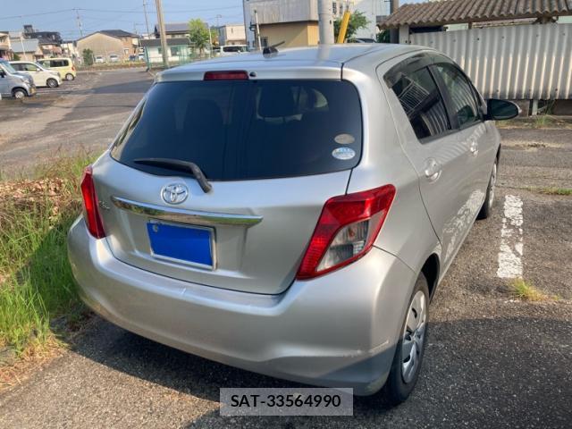 Toyota VITZ 2011-03 8221712-1