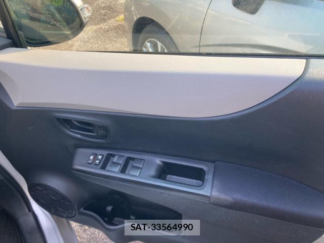 Toyota VITZ 2011-03 8221712-16