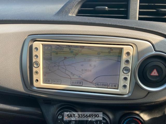 Toyota VITZ 2011-03 8221712-3