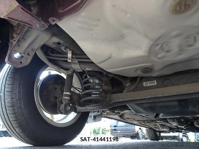 Toyota VITZ 2010-04 8222695-12