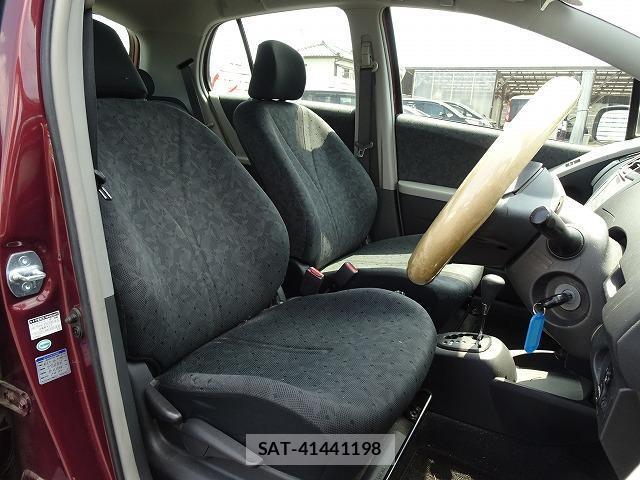 Toyota VITZ 2010-04 8222695-17