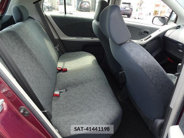 Toyota VITZ 2010-04 8222695-19