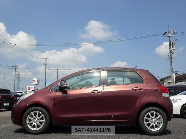 Toyota VITZ 2010-04 8222695-5