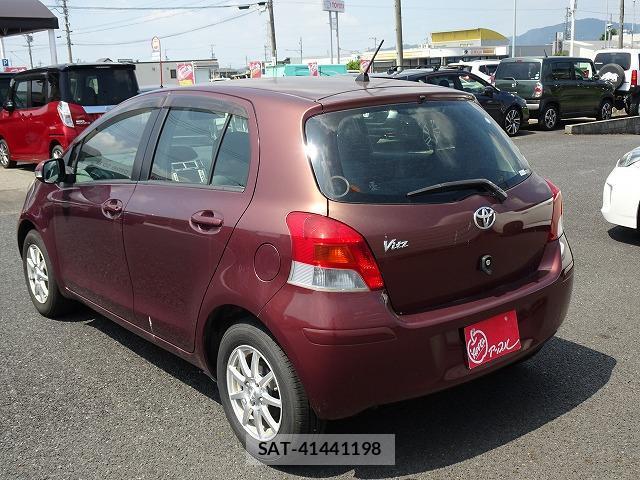 Toyota VITZ 2010-04 8222695-7