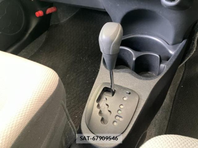 Toyota VITZ 2013-07 8222985-17
