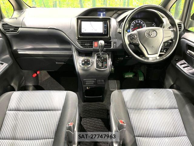 Toyota VOXY 2014-06 8216120-1