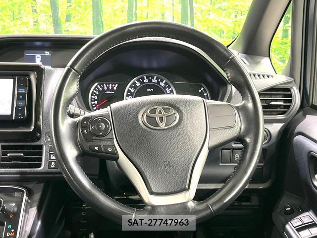Toyota VOXY 2014-06 8216120-12