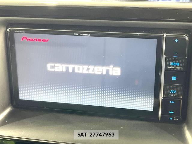 Toyota VOXY 2014-06 8216120-4