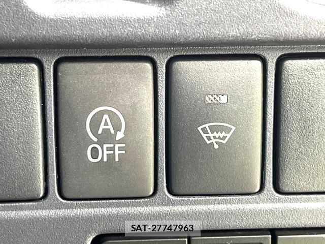 Toyota VOXY 2014-06 8216120-6
