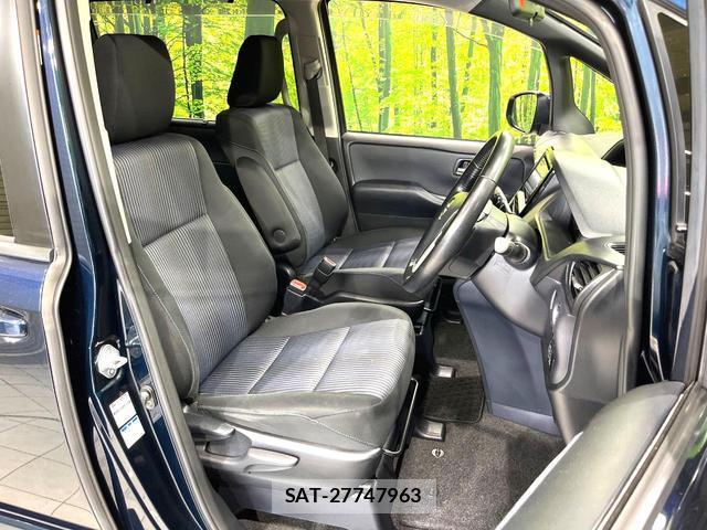 Toyota VOXY 2014-06 8216120-8