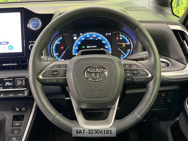 Toyota VOXY 2023-06 8216328-11
