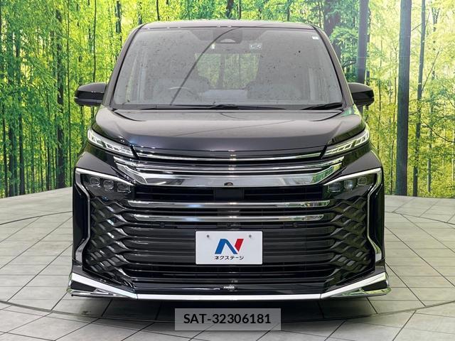 Toyota VOXY 2023-06 8216328-14