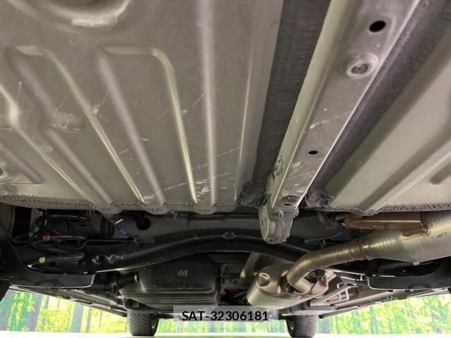 Toyota VOXY 2023-06 8216328-18