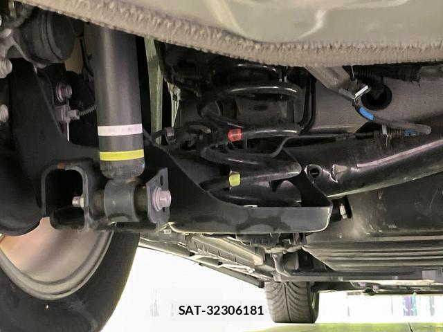 Toyota VOXY 2023-06 8216328-19
