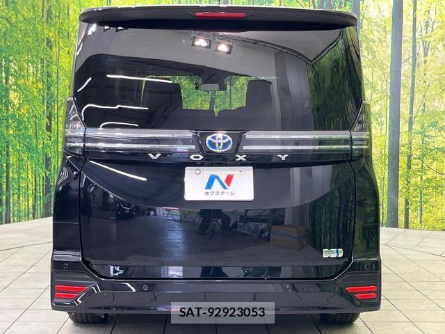 Toyota VOXY 2022-09 8216329-15