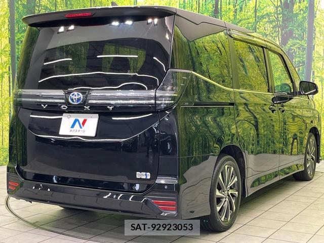 Toyota VOXY 2022-09 8216329-16