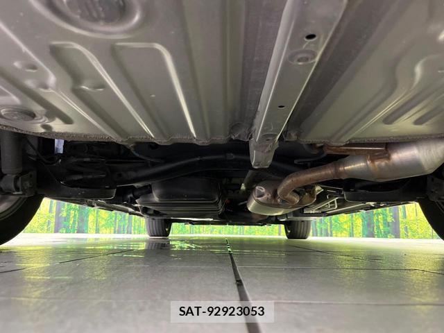 Toyota VOXY 2022-09 8216329-18