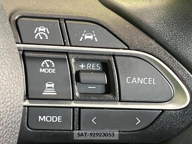 Toyota VOXY 2022-09 8216329-6