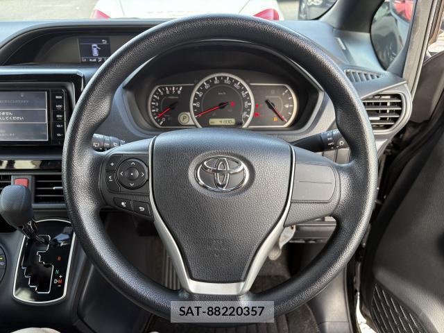 Toyota VOXY 2016-03 8216461-9