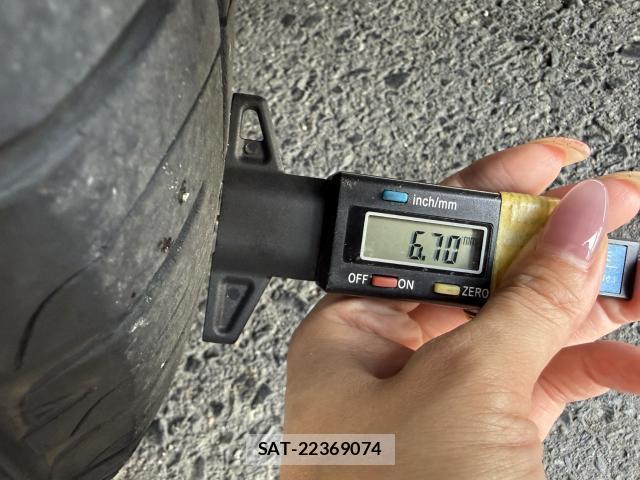 Toyota VOXY 2018-10 8216717-4