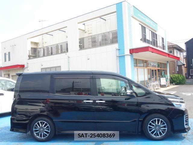 Toyota VOXY 2016-02 8216756-15