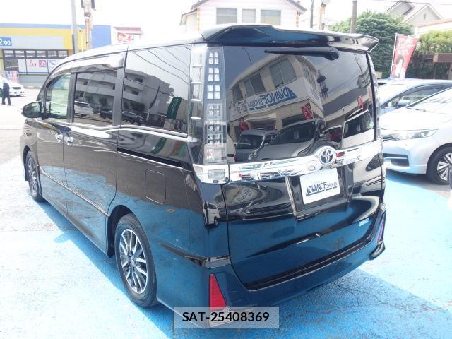 Toyota VOXY 2016-02 8216756-18