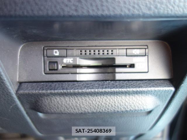 Toyota VOXY 2016-02 8216756-9