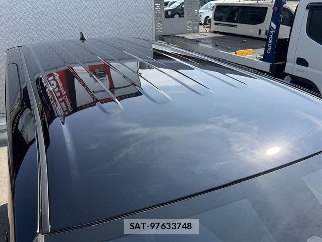 Toyota VOXY 2023-07 8216777-10