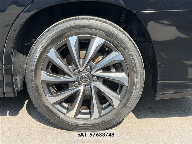 Toyota VOXY 2023-07 8216777-13