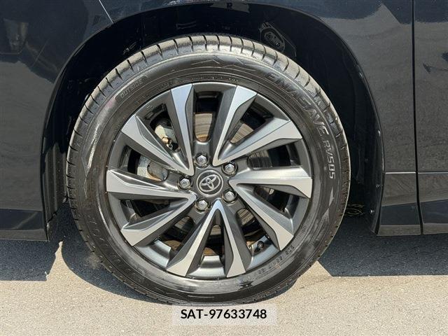 Toyota VOXY 2023-07 8216777-14