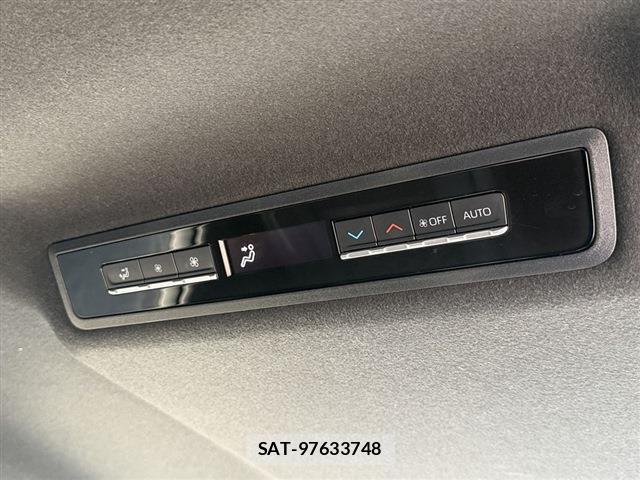 Toyota VOXY 2023-07 8216777-19