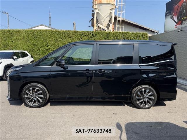 Toyota VOXY 2023-07 8216777-2