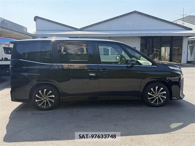 Toyota VOXY 2023-07 8216777-3