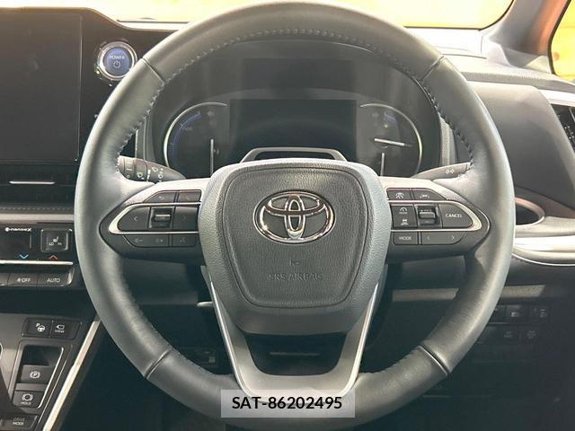 Toyota VOXY 2023-06 8216784-11