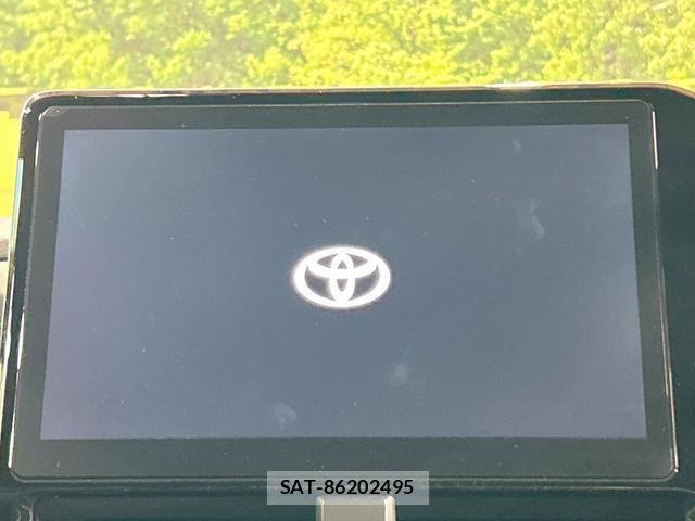 Toyota VOXY 2023-06 8216784-3