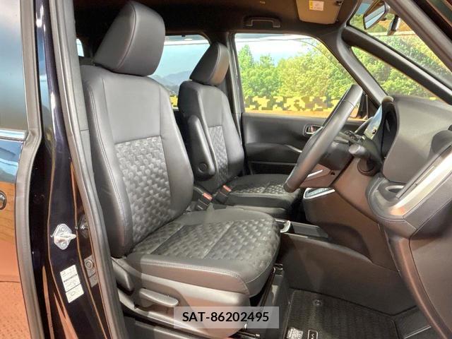 Toyota VOXY 2023-06 8216784-7