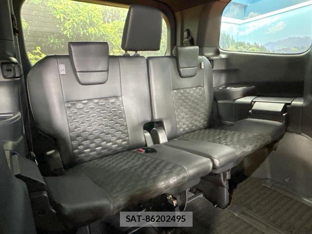 Toyota VOXY 2023-06 8216784-9