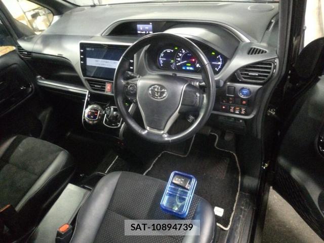 Toyota VOXY 2021-08 8216967-2