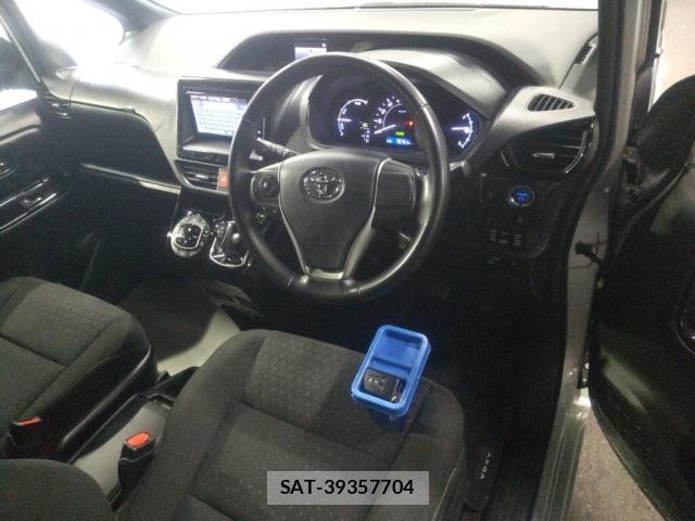 Toyota VOXY 2018-11 8216972-2