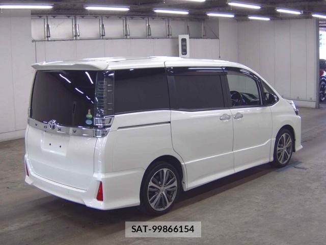 Toyota VOXY 2019-03 8216982-4