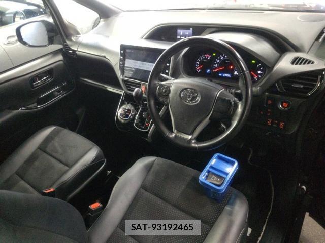 Toyota VOXY 2021-04 8216988-2