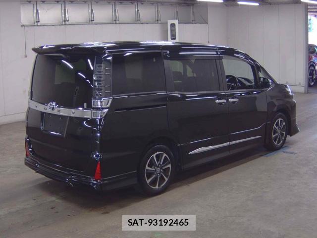 Toyota VOXY 2021-04 8216988-4