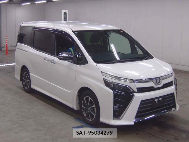 Toyota VOXY 2018-03 8216989-0